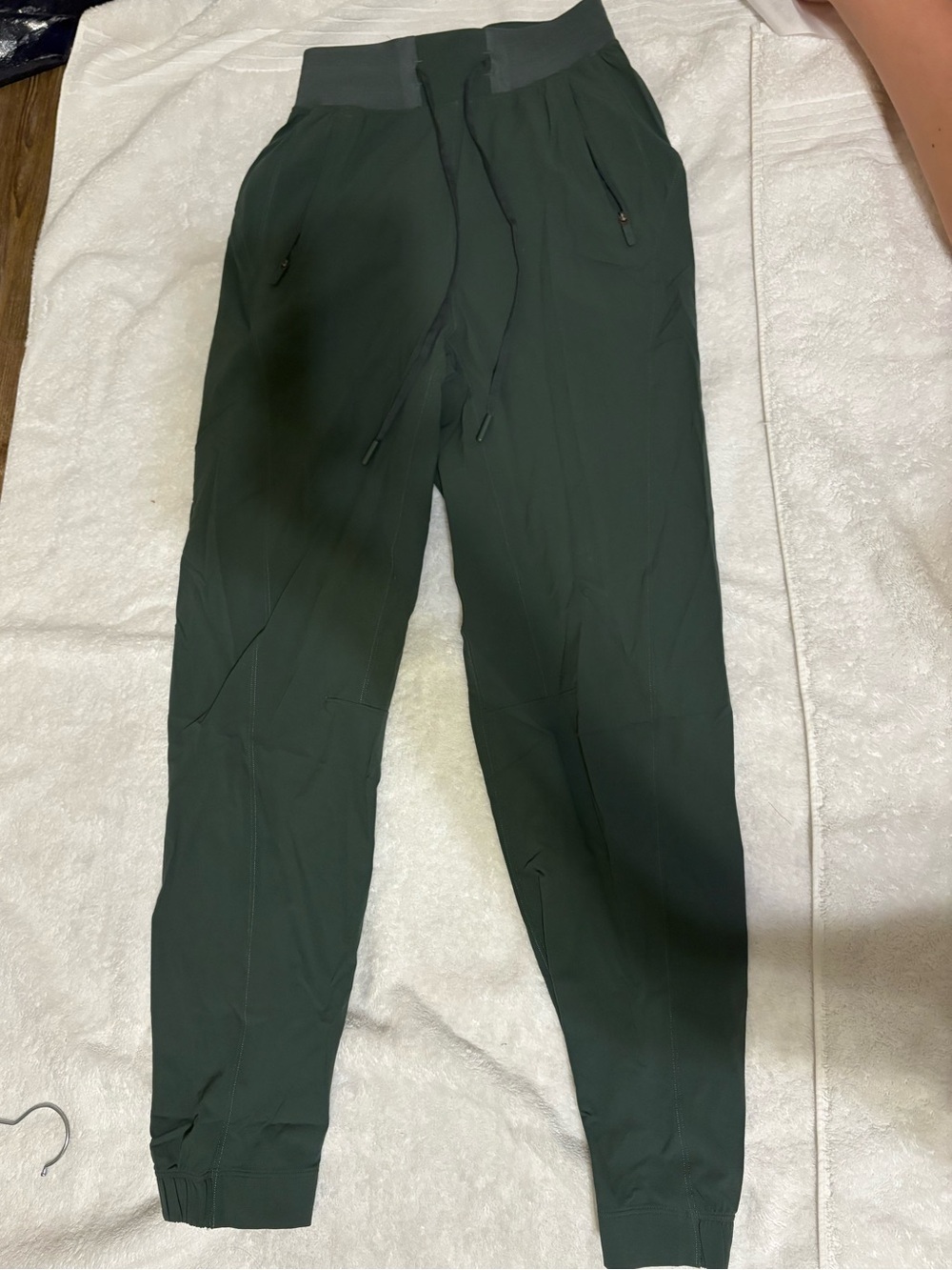 lululemon athletica Men's Forest Green Jogger Pants